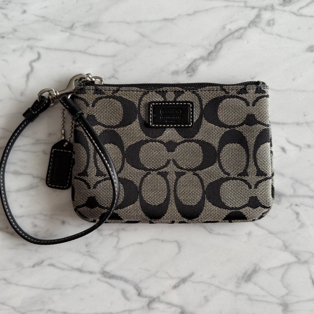 Coach Signature Wristlet – Khaki/Black